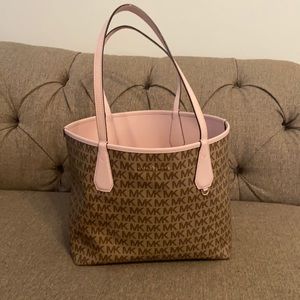 Michael Kors tote with pouch